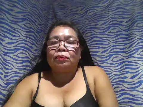 Snapshot of cris_tita chatting on 06.10.26 cris tita online show from 06.10.26