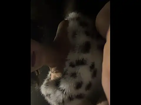 Snapshot of xiaowan_x chatting on 11.25.25 xiaowan x online show from 11.25.25