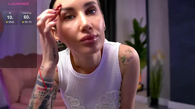 SerenaVelour online show from 11.04.25