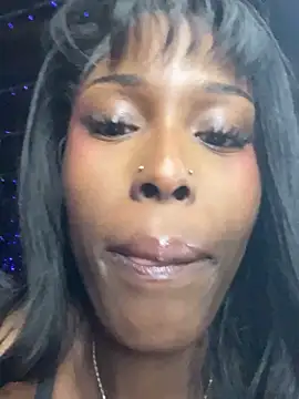 Snapshot of StarElexis chatting on 10.27.25 StarElexis online show from 10.27.25