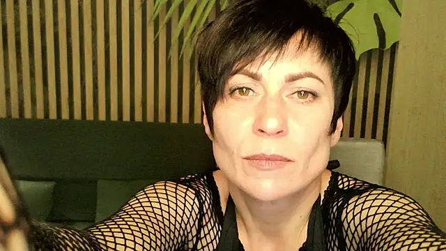 Snapshot of Ashley_Brookss chatting on 10.29.25 Ashley Brookss online show from 10.29.25