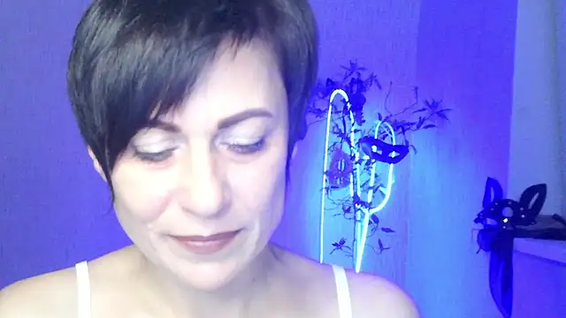 Snapshot of Ashley_Brookss chatting on 11.21.25 Ashley Brookss online show from 11.21.25