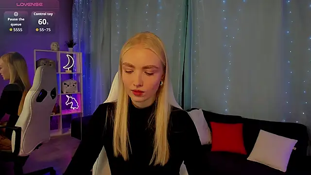 TessaGrays online show from 11.04.25