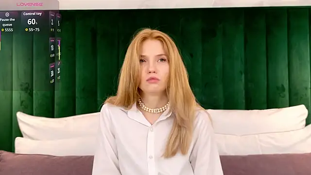 Snapshot of MelissaLiss chatting on 11.19.25 MelissaLiss online show from 11.19.25