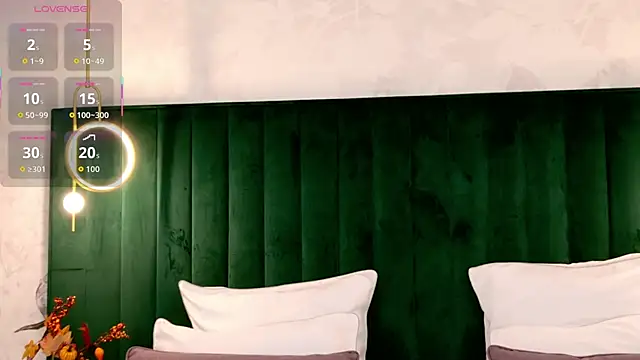 Snapshot of MelissaLiss chatting on 11.20.25 MelissaLiss online show from 11.20.25