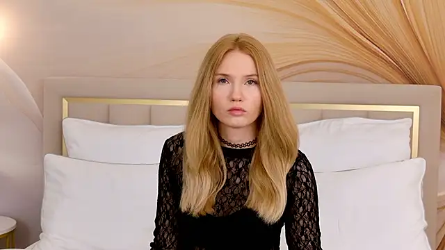 Snapshot of MelissaLiss chatting on 11.28.25 MelissaLiss online show from 11.28.25