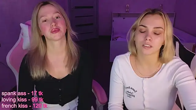 Snapshot of stefany_and_bettany chatting on 10.25.25 stefany and bettany online show from 10.25.25