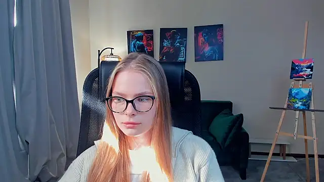 Snapshot of LibbyVenzeio chatting on 10.01.25 LibbyVenzeio online show from 10.01.25