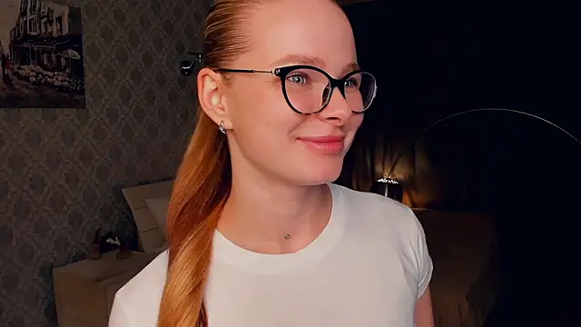 Snapshot of LibbyVenzeio chatting on 11.02.25 LibbyVenzeio online show from 11.02.25