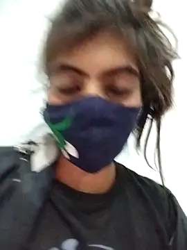 Snapshot of PEEHU-50 chatting on 11.13.25 PEEHU-50 online show from 11.13.25