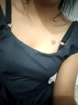 Snapshot of PEEHU-50 chatting on 11.15.25 PEEHU-50 online show from 11.15.25