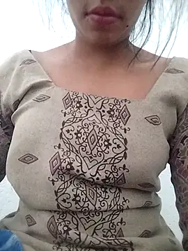 Snapshot of PEEHU-50 chatting on 11.16.25 PEEHU-50 online show from 11.16.25