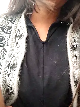 Snapshot of PEEHU-50 chatting on 11.30.25 PEEHU-50 online show from 11.30.25