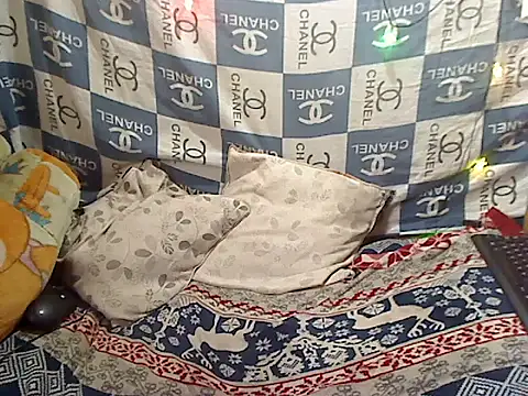 Snapshot of RoseNaya chatting on 04.22.26 RoseNaya online show from 04.22.26