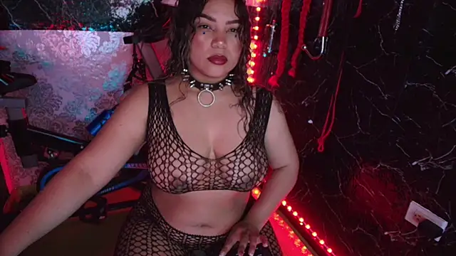 scarlet queen   online show from 12.15.25