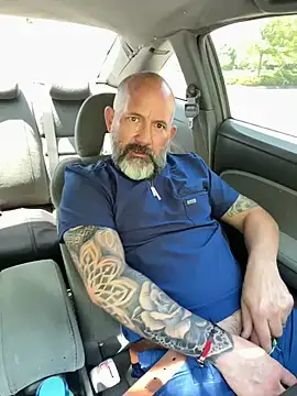 Snapshot of fuckadilf chatting on 05.12.26 fuckadilf online show from 05.12.26