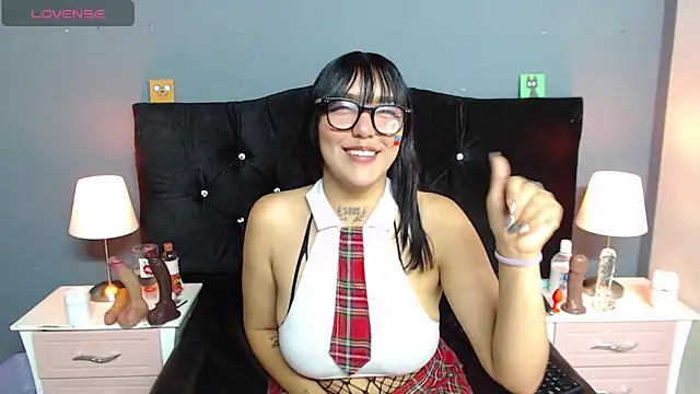 Snapshot of Sophie-dbs chatting on 06.26.26 Sophie-dbs online show from 06.26.26