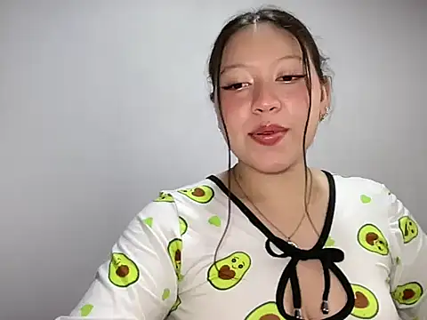 Snapshot of Rachel_James__ chatting on 12.19.25 Rachel James online show from 12.19.25