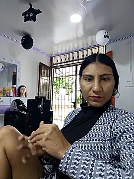 Lucyfoox online show from 10.08.25