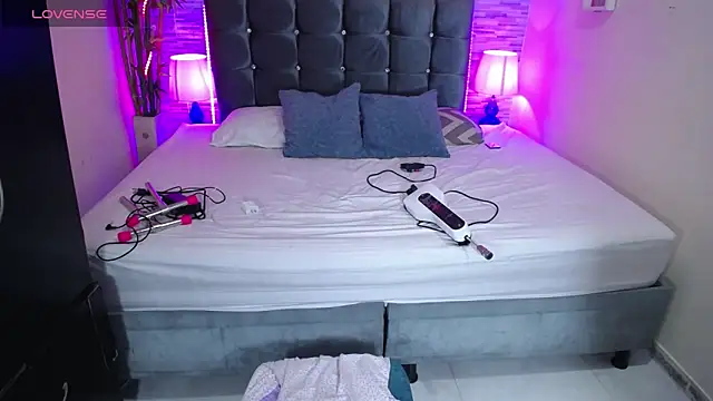 Snapshot of Michellx_hot2 chatting on 02.11.26 Michellx hot2 online show from 02.11.26