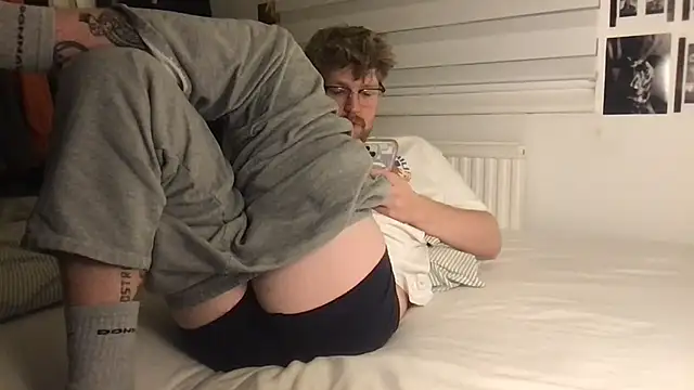 Angus80085 online show from 10.28.25