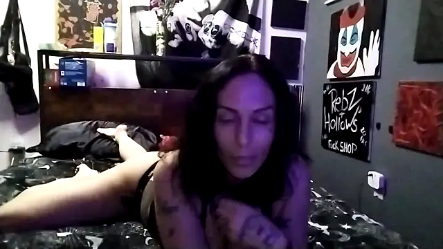 inkdhollow1 online show from 10.22.25