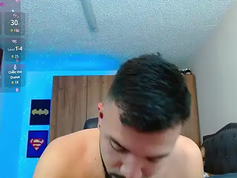 Snapshot of mathewv_ chatting on 12.05.25 mathewv online show from 12.05.25