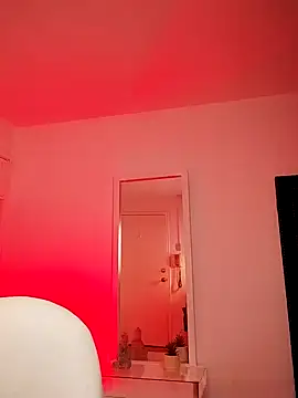 Snapshot of aleja_cy chatting on 09.30.25 aleja cy online show from 09.30.25