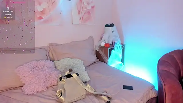 Nikolbrice online show from 10.24.25