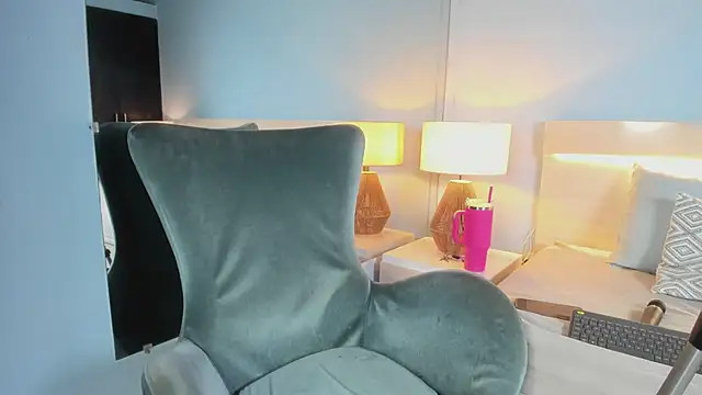 Snapshot of IamEvaGate chatting on 04.27.26 IamEvaGate online show from 04.27.26