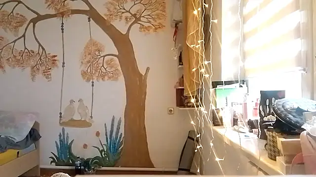 Snapshot of CarynFlaryn chatting on 10.16.25 CarynFlaryn online show from 10.16.25