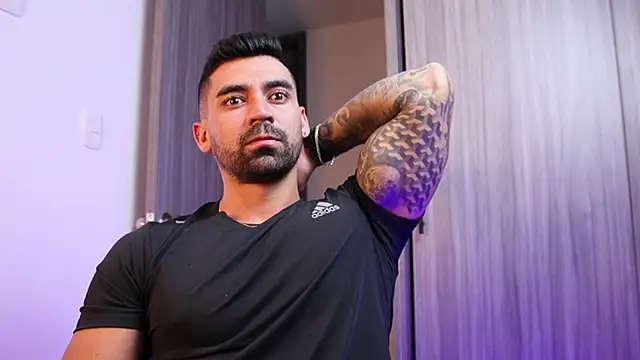 Snapshot of SOY_MIKE chatting on 11.06.25 SOY MIKE online show from 11.06.25