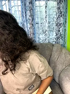 Snapshot of SukiyamaAsia chatting on 10.19.25 SukiyamaAsia online show from 10.19.25