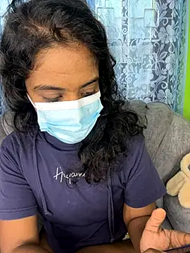 Snapshot of SukiyamaAsia chatting on 10.20.25 SukiyamaAsia online show from 10.20.25