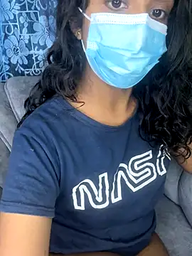 Snapshot of SukiyamaAsia chatting on 10.24.25 SukiyamaAsia online show from 10.24.25