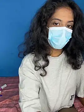 Snapshot of SukiyamaAsia chatting on 10.27.25 SukiyamaAsia online show from 10.27.25