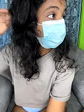 Snapshot of SukiyamaAsia chatting on 11.17.25 SukiyamaAsia online show from 11.17.25