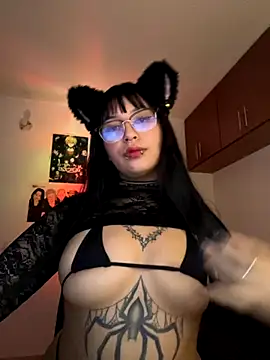 Hinatamoon  online show from 10.23.25