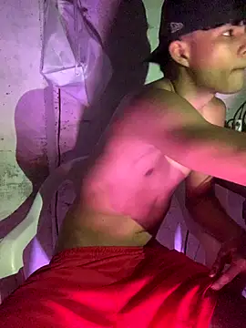 Thiagox03 online show from 10.24.25