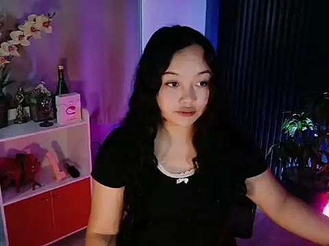 Snapshot of UrFavouriteCravings chatting on 02.11.26 UrFavouriteCravings online show from 02.11.26