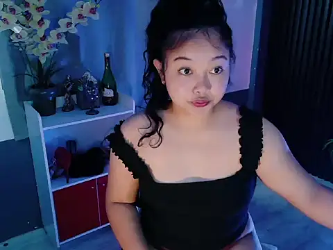 Snapshot of UrFavouriteCravings chatting on 02.16.26 UrFavouriteCravings online show from 02.16.26