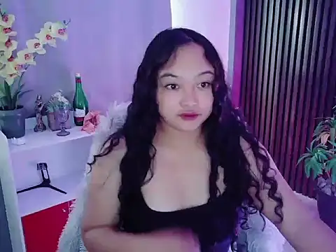 Snapshot of UrFavouriteCravings chatting on 03.03.26 UrFavouriteCravings online show from 03.03.26