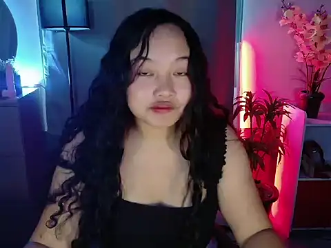 Snapshot of UrFavouriteCravings chatting on 04.11.26 UrFavouriteCravings online show from 04.11.26