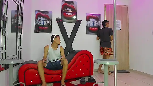 VERY HOT GUYS online show from 10.13.25