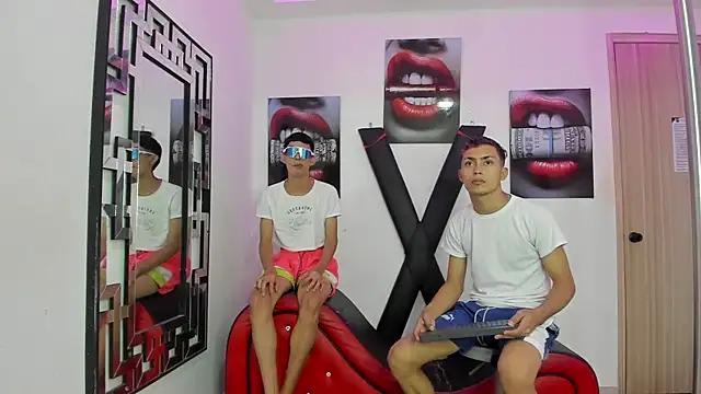 VERY HOT GUYS online show from 11.26.25