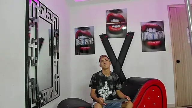 VERY HOT GUYS online show from 11.27.25