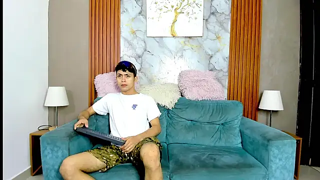 VERY HOT GUYS online show from 05.23.26