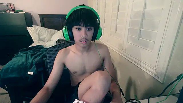 youngasianboy2007 online show from 10.18.25