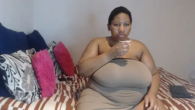 Snapshot of PIXIEBITCHXXX26 chatting on 02.24.26 PIXIEBITCHXXX26 online show from 02.24.26