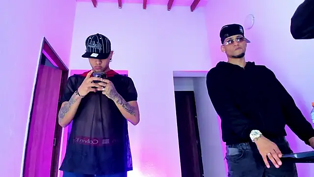 Snapshot of daddys_insanee chatting on 10.15.25 daddys insanee online show from 10.15.25